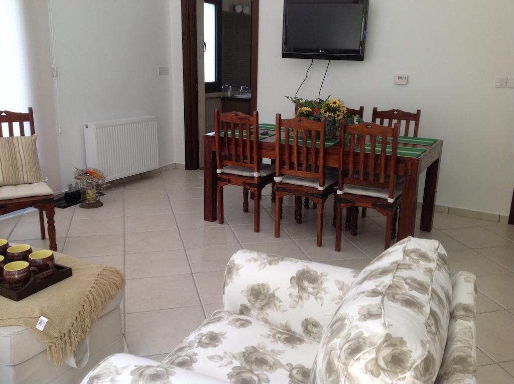 Ta Spitakia Tis Theodosias Apartamento Kalopanagiotis Quarto foto